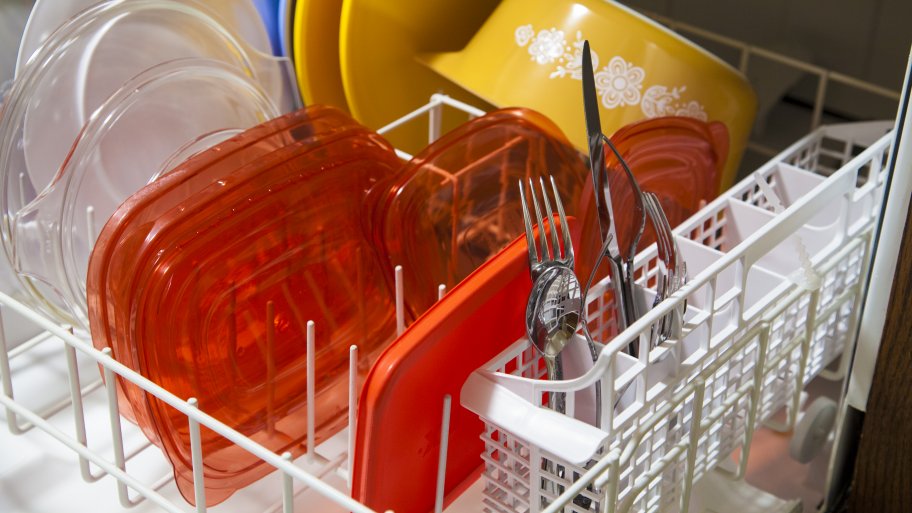 clean dishes in a dishwasher